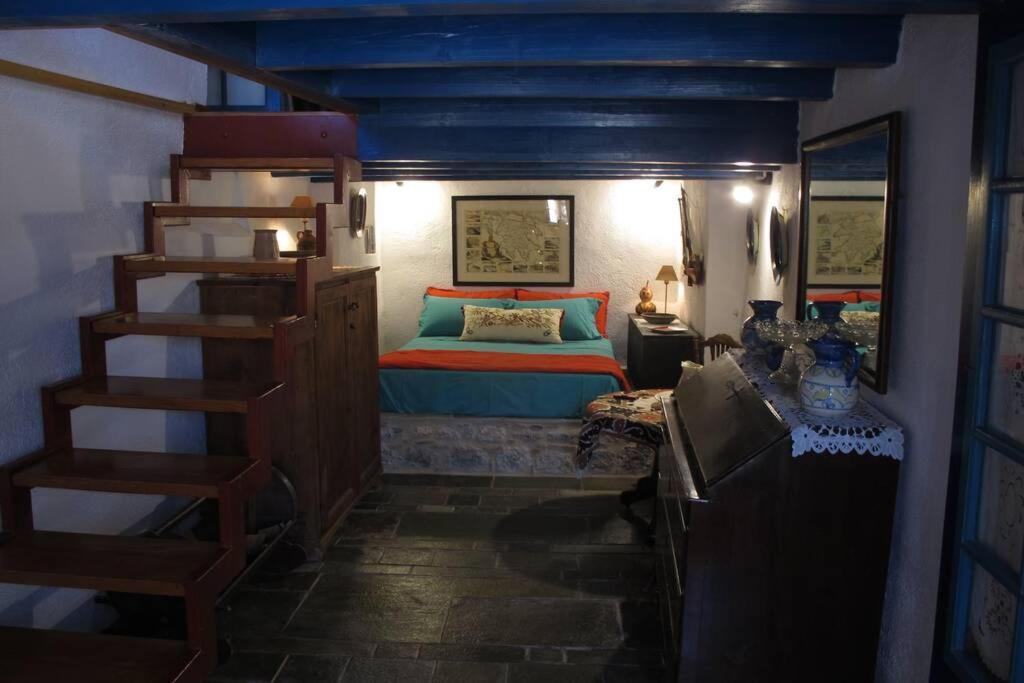 Blue Door Apartment Monemvasía Екстериор снимка