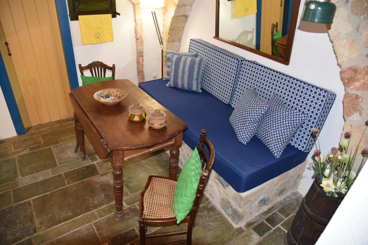 Blue Door Apartment Monemvasía Екстериор снимка